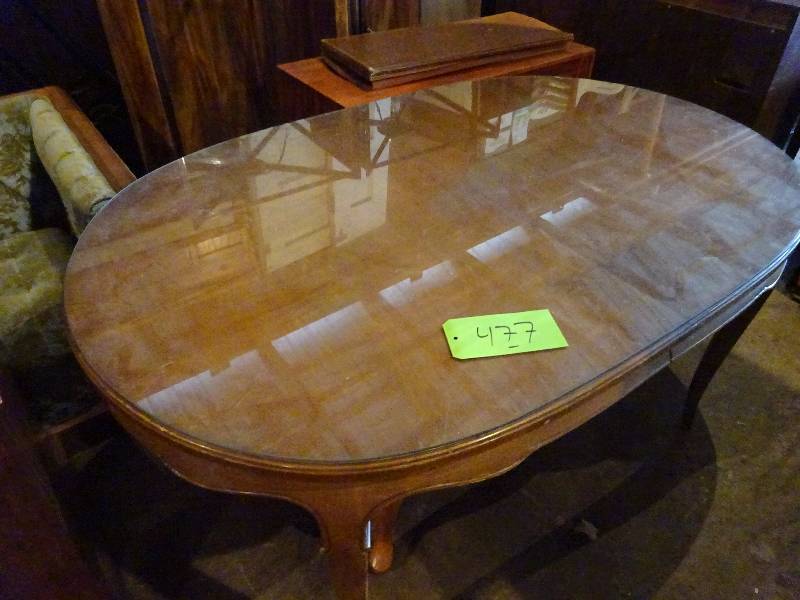 lot 477 image: Dining Room Table