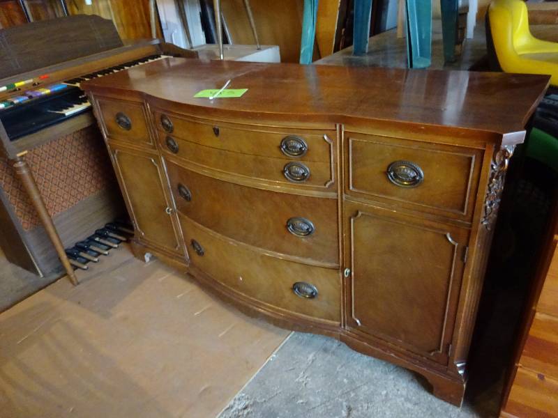 lot 483 image: Curved Front Side Board