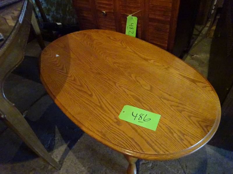 lot 486 image: Oval Oak Coffee Table