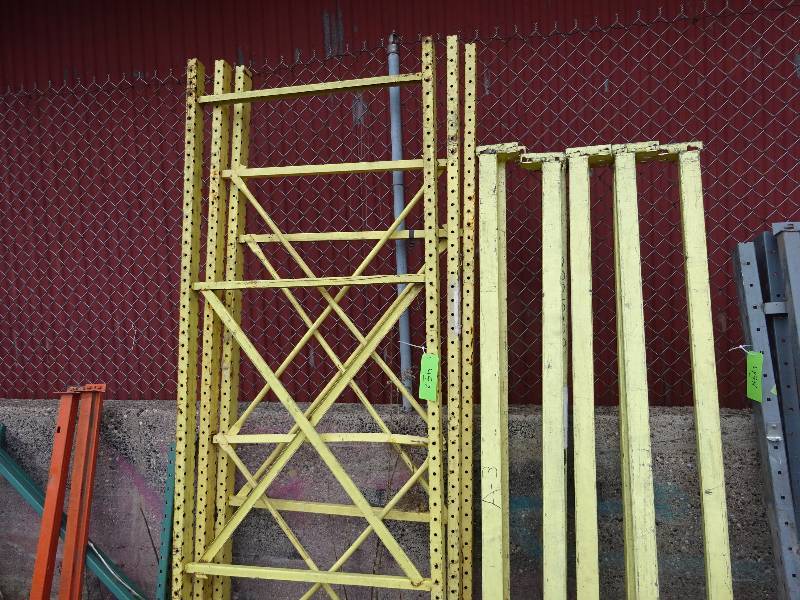 lot 497 image: 8ft, Two sections, 9 Beams
