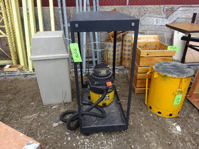 lot 507 image: Tall Metal Cart
