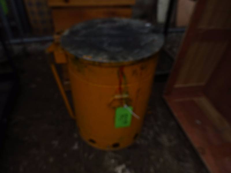 lot 509 image: Large Rag Barrel