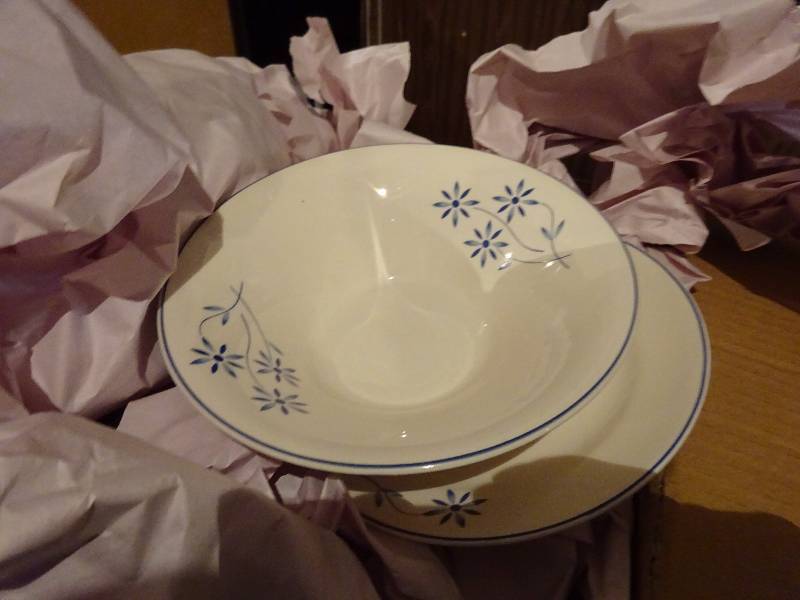 lot 517 image: Plates and Bowls
