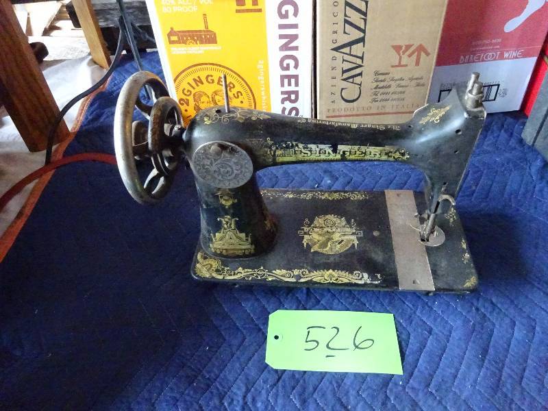 lot 526 image: 1912 Singer