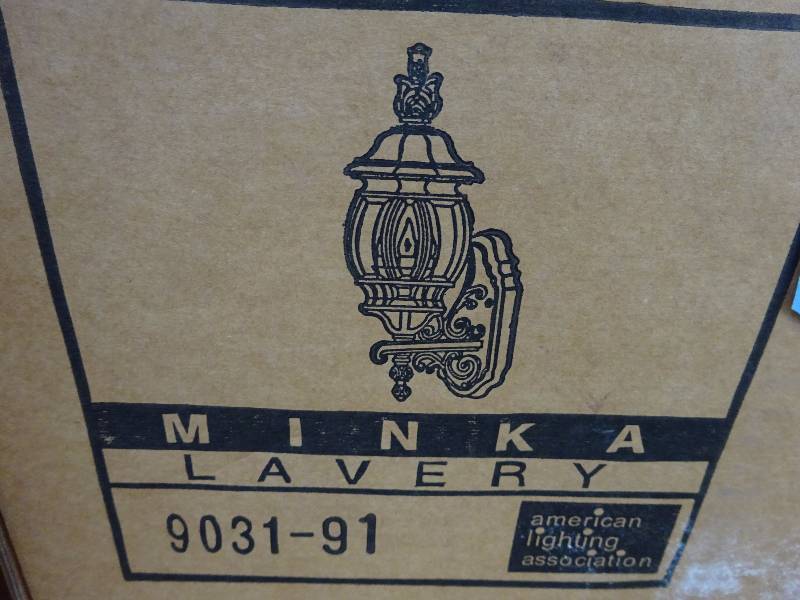lot 534 image: Same as #532 but Sconce, wall mount