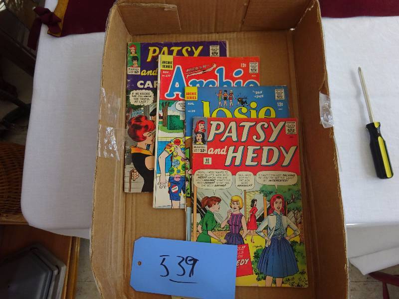 lot 539 image: 12 Cent Comics
