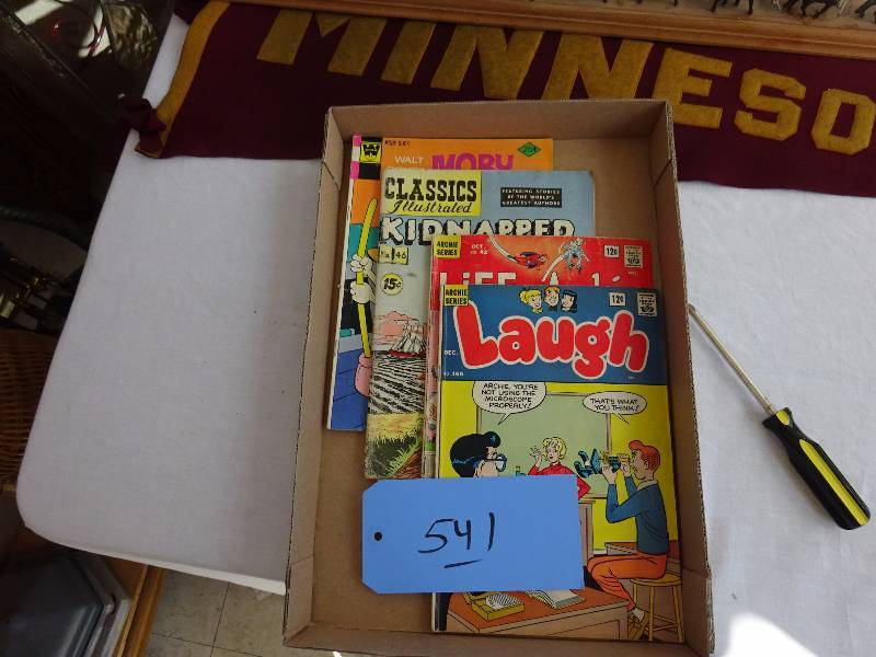 lot 541 image: 12 Cent Comics