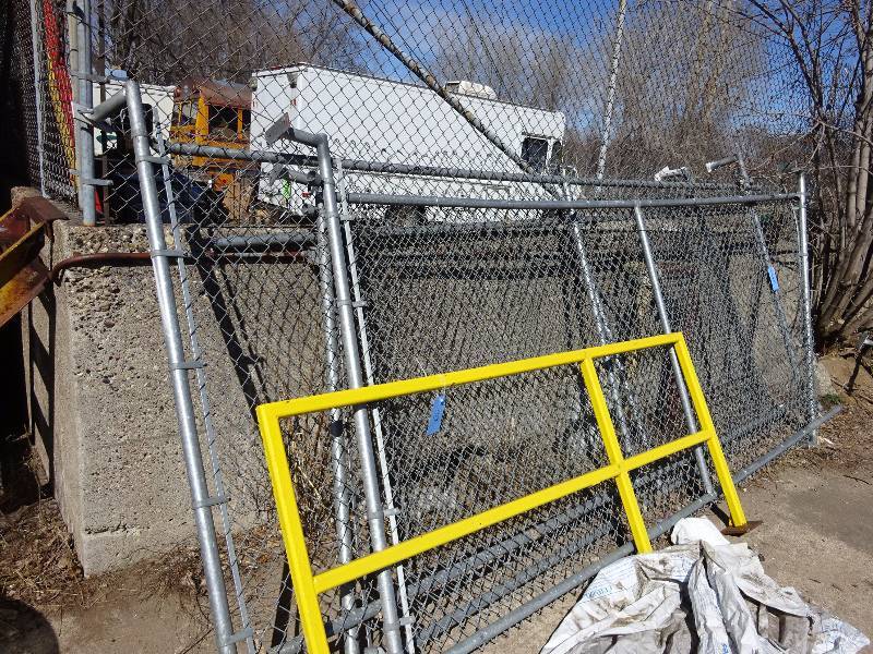 lot 560 image: Sections of Chain Link Fence