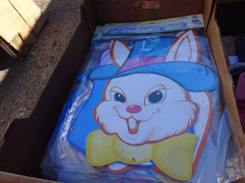 lot 568 image: 30 Easter Bunnies