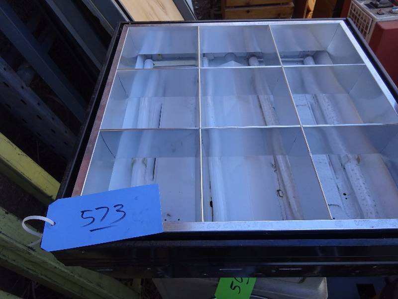 lot 573 image: Light Reflector Fixture