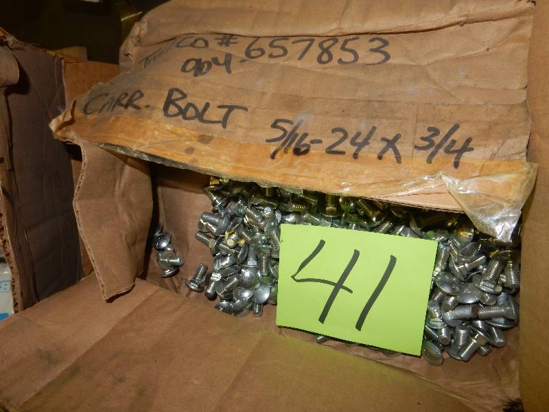 lot 41 image: Box of Carriage Bolts.. 1 inch long