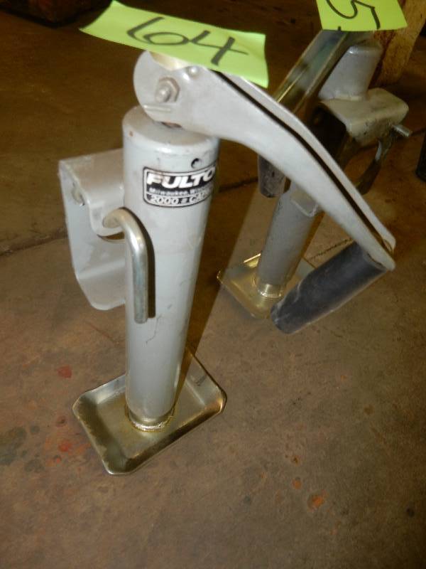 lot 64 image: FULTON Trailer Jack