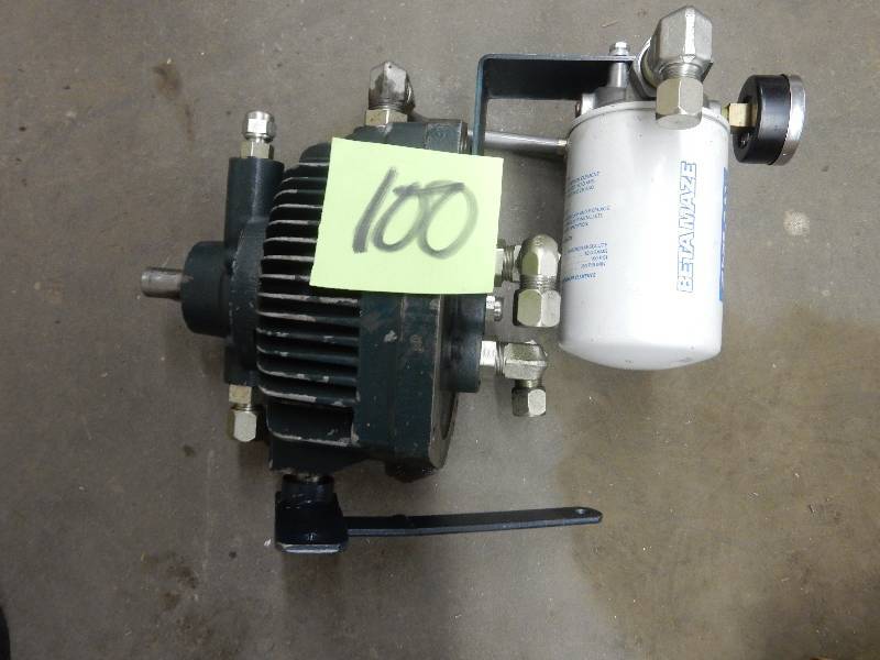 lot 100 image: Model  11 Eaton Hydrostatic Transmission with Filter