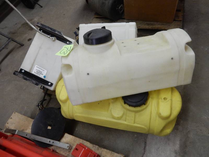 lot 73 image: 4 Tanks and control apparatus (please inspect)