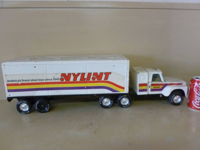 Nylint Truck