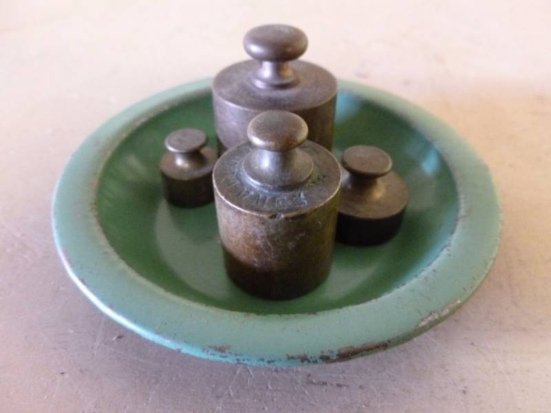 Vintage Scale Weights