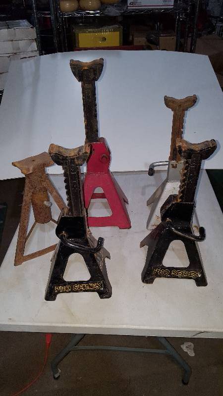 Jack stands