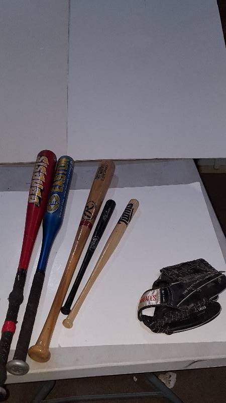 5 baseball bats & Glove
