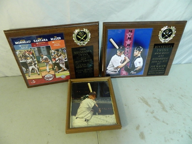 lot 34 image: Minnesota Twins Baseball Collectibles