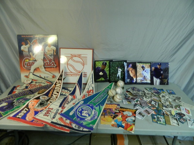 lot 37 image: Collector Cards and Collectibles
