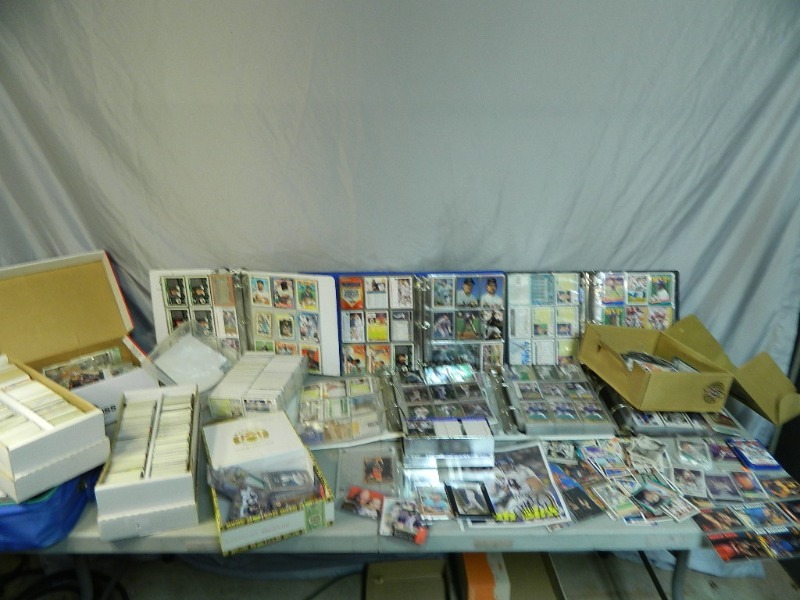 lot 39 image: Very Large Sports Card Collection