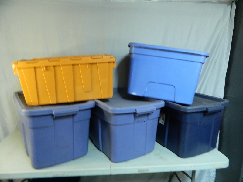 lot 63 image: 5 Totes with Lids