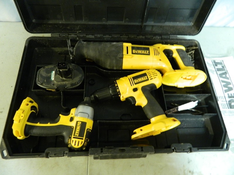 lot 76 image: DeWalt Tool Set with Case