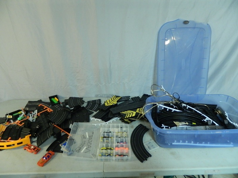 lot 90 image: Slot Car Tracks and Cars