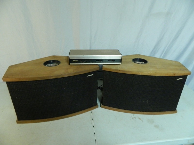 lot 94 image: Vintage Bose Series 901 V Speakers and Equalizer