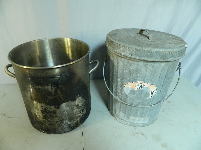 lot 95 image: Stainless Stock Pot, Galvanzied Can