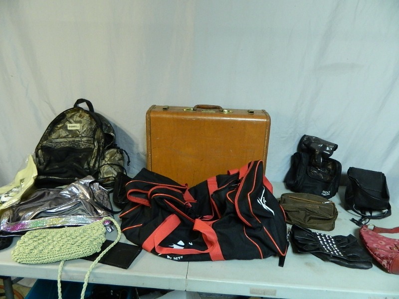 lot 128 image: Bags and More