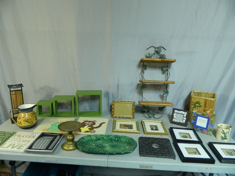 lot 141 image: Home Decor