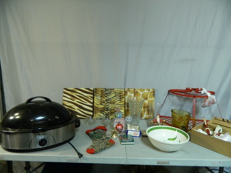 lot 153 image: Roaster Oven and More