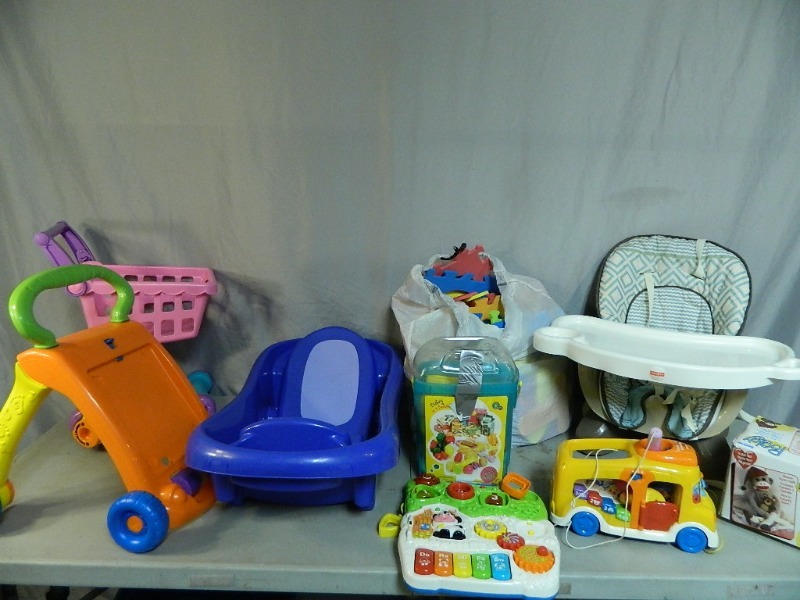 lot 156 image: Baby Items