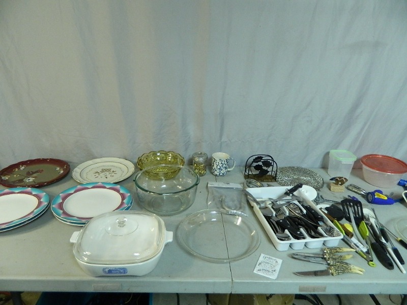 lot 161 image: Kitchen Items