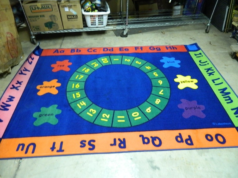 lot 162 image: Kids Rug