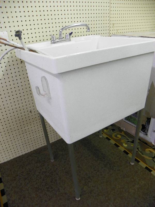 Laundry wash tub