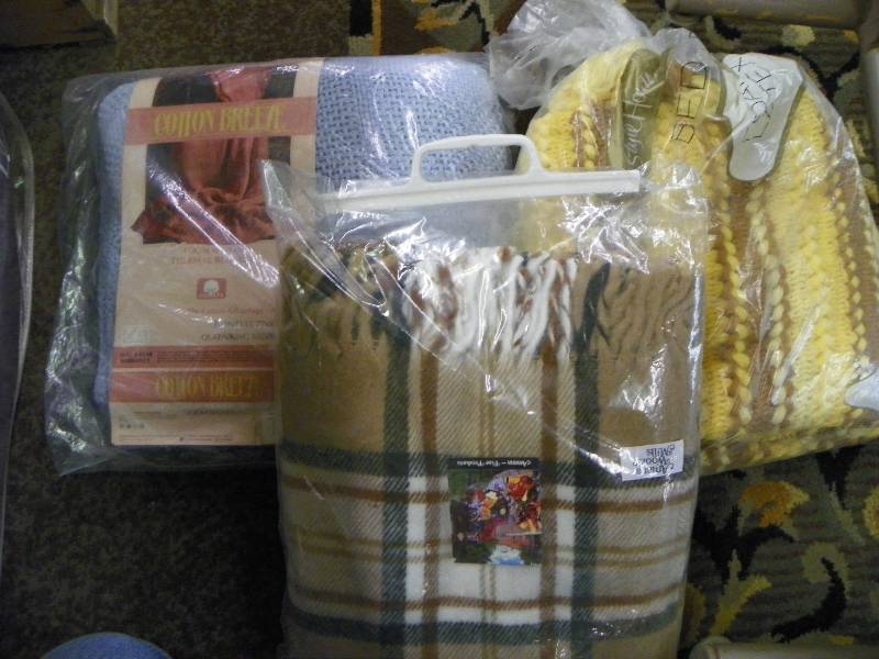 BlanketsThrows