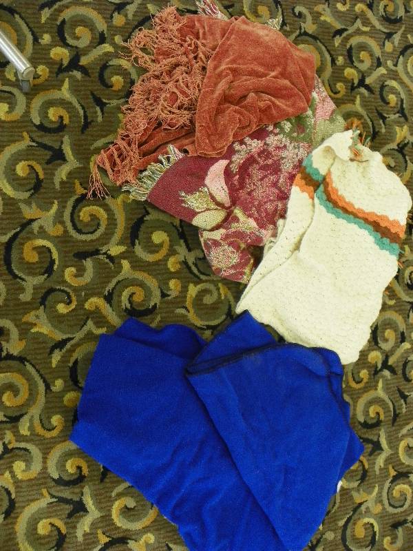 BlanketsThrows