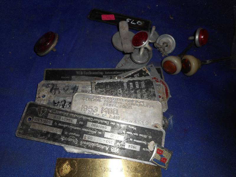 VINTAGE TAGS AND MARKERS