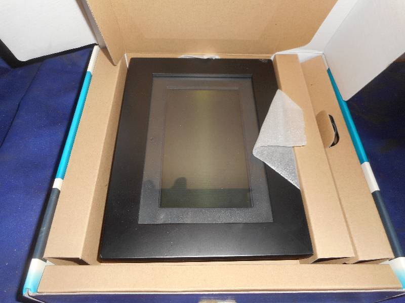 7 INCH DIGITAL PHOTO FRAME