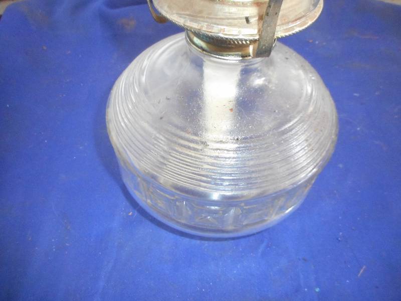 VINTAGE OIL LAMP