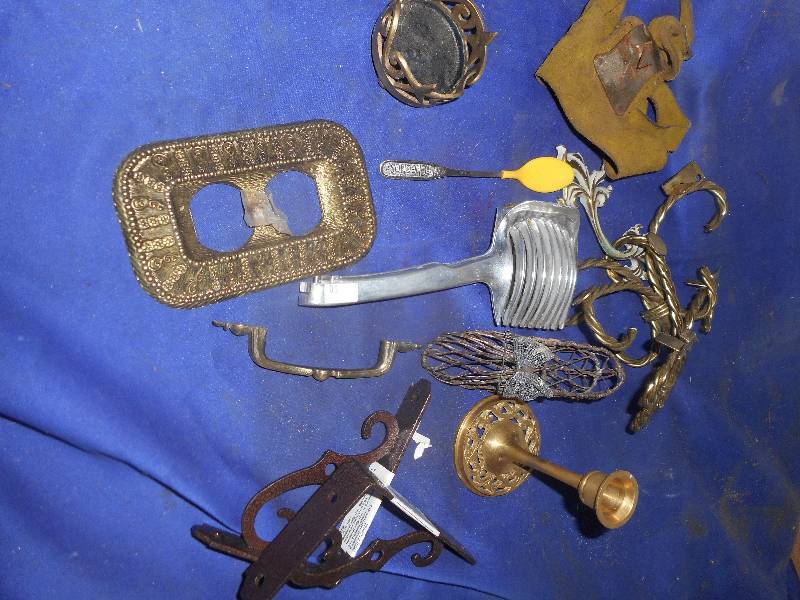 VINTAGE COLLECTIBLES