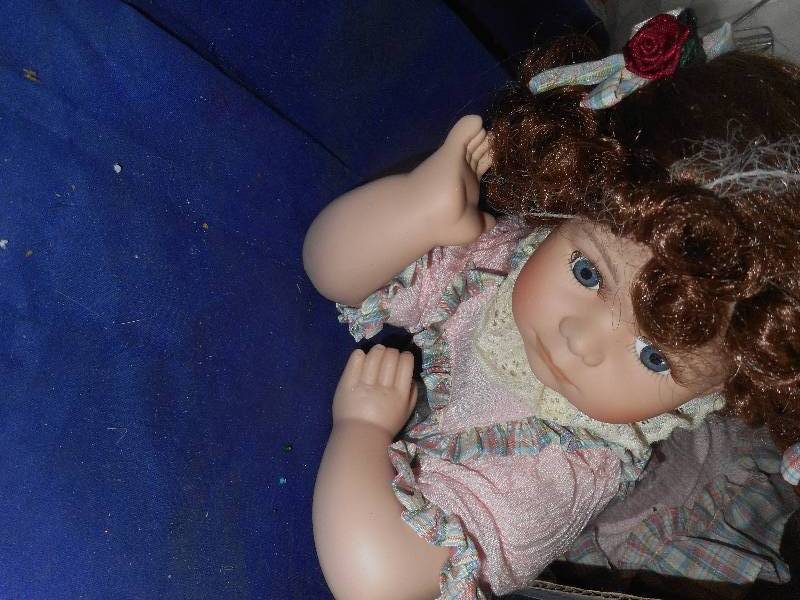2 COLLECTER DOLLS
