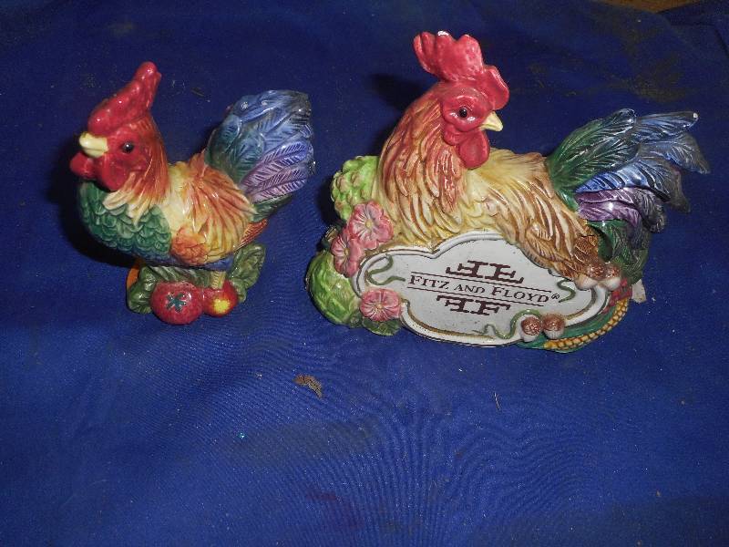VINTAGE FRITZ AND FLOYD CHICKENS