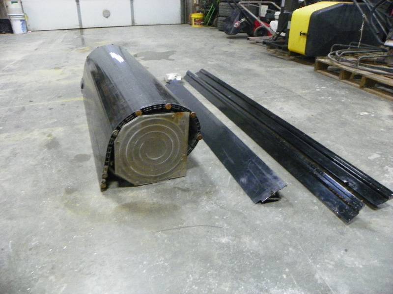 lot 106 image: RETRAX RETRACTABLE PICKUP BED COVER