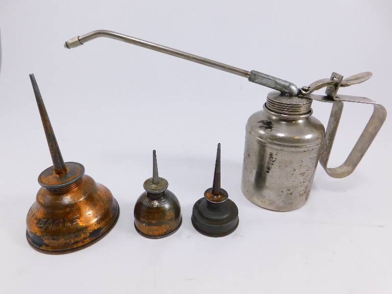 Lot of vintage oil cans