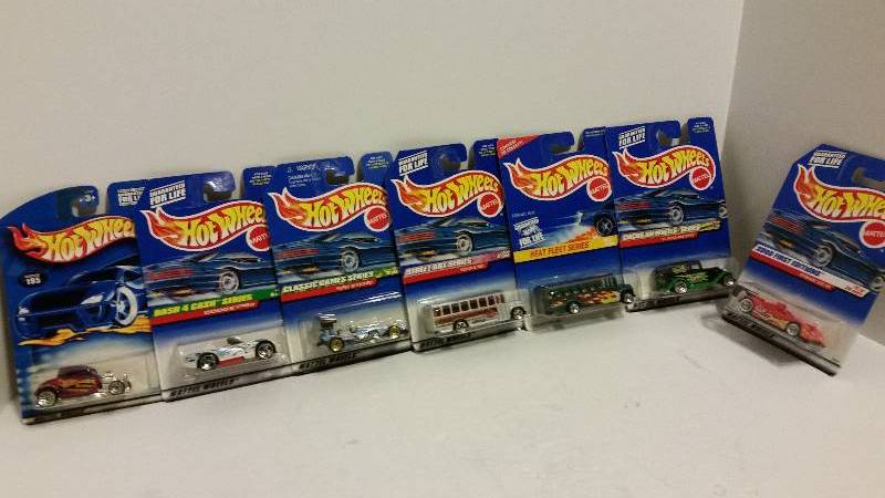 lot 105 image: Lot of (7) Hot Wheels Collectors Series and First Editions from the late 90s and early Millenium - See Pictures - In Original Packaging