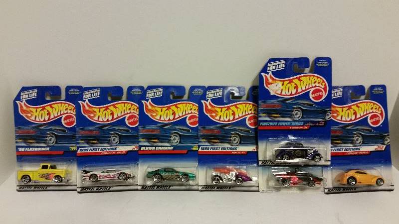 lot 123 image: Lot of (7) Hot Wheels Collectors Series and First Editions from the late 90s and early Millenium - See Pictures - In Original Packaging