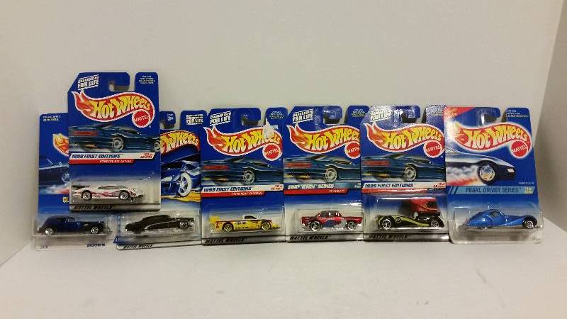 lot 120 image: Lot of (7) Hot Wheels Collectors Series and First Editions from the late 90s and early Millenium - See Pictures - In Original Packaging